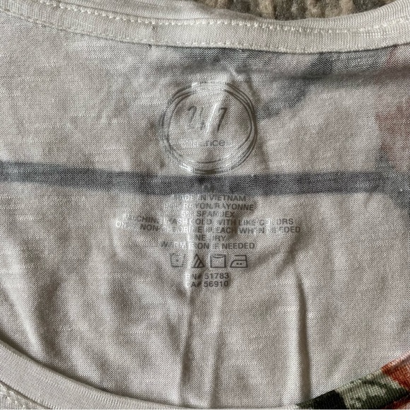 Maurices White & Floral & Striped Print 3/4 Sleeve Blouse Size Medium - Picture 9 of 9